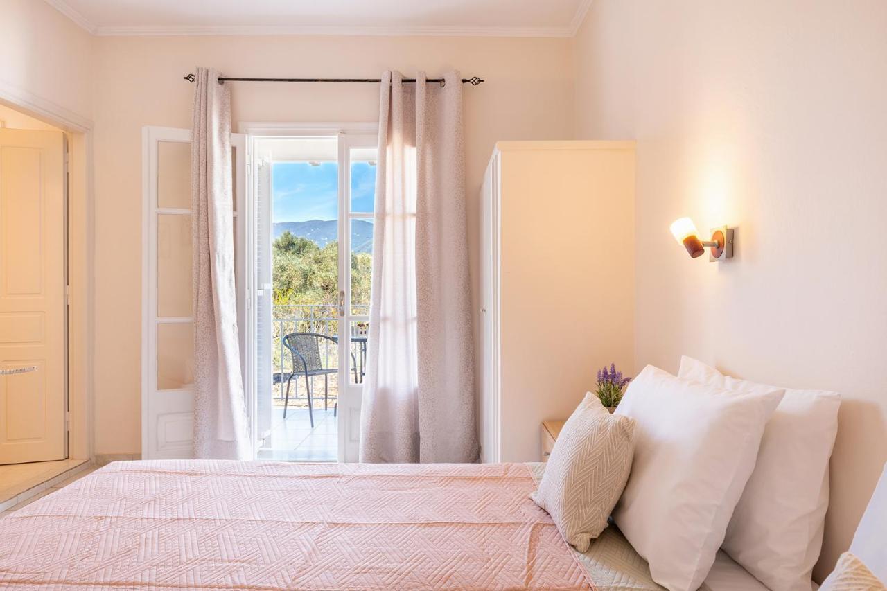 Albatross Apartments By Konnect, Ipsos Corfu Екстер'єр фото